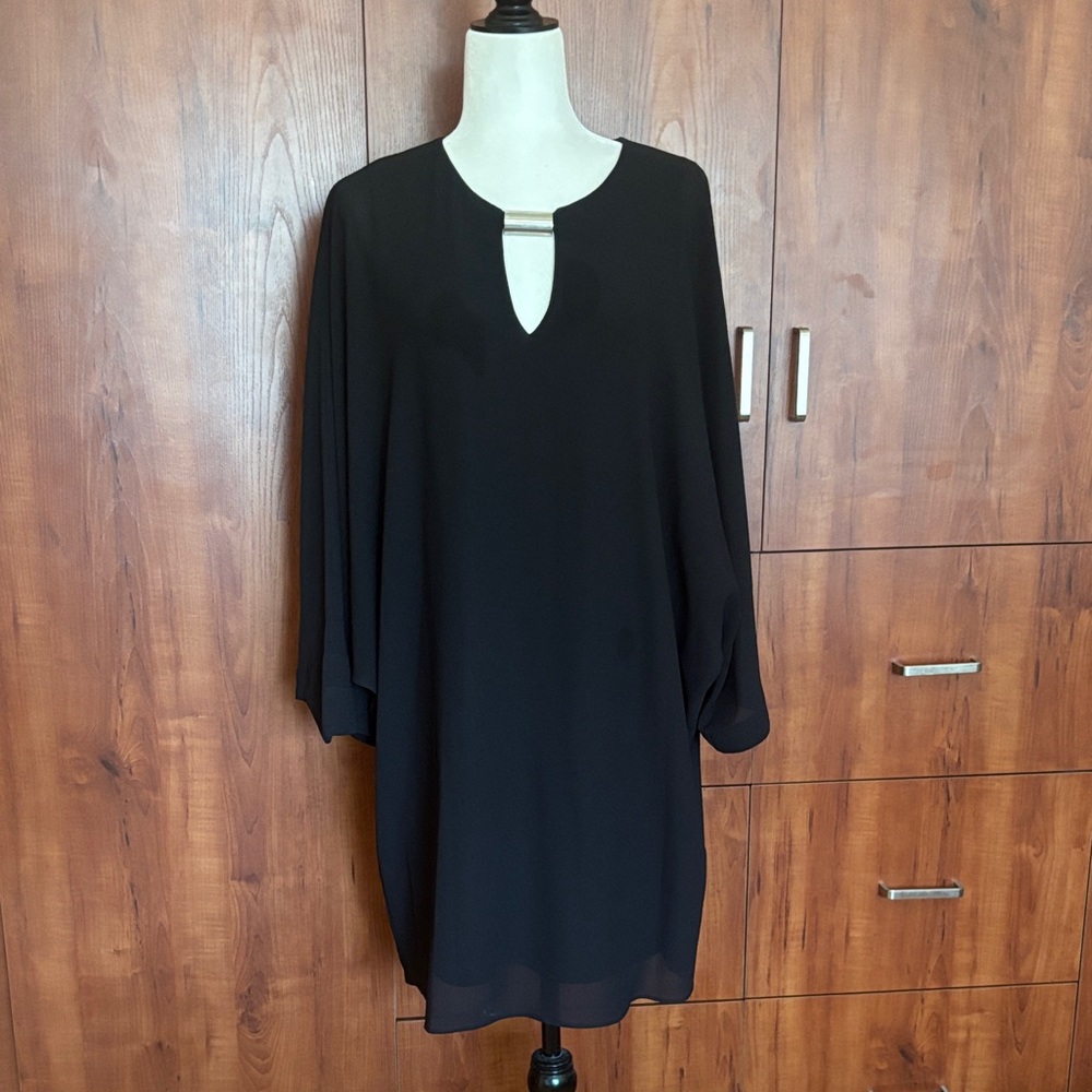 Badgley Mischka Keyhole Dress